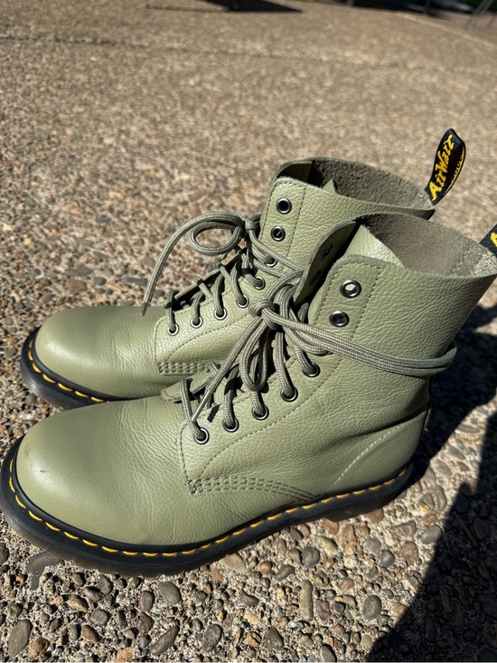 Dr. Martens Shoes - Dr. Martens Women’s 1460 Pascal Khaki boots